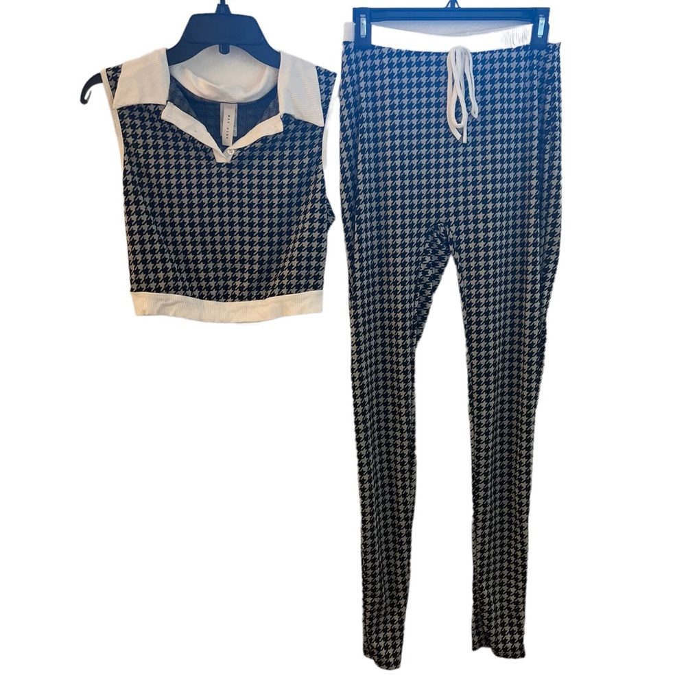Black & Grey ‘Clueless Collar Two Piece Leggings Set - Picture 9 of 13